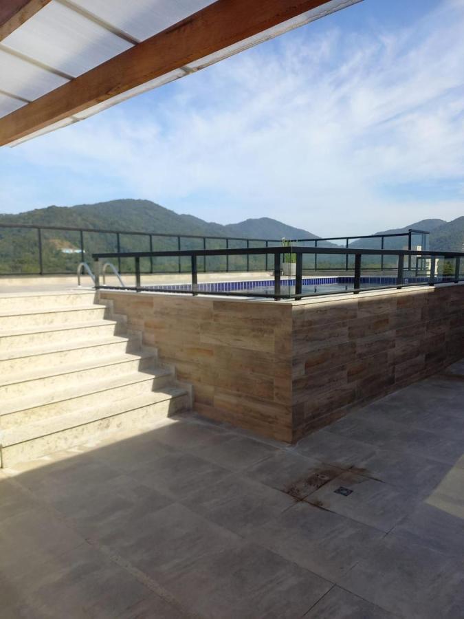 Apto Encantador Com Piscina Em *